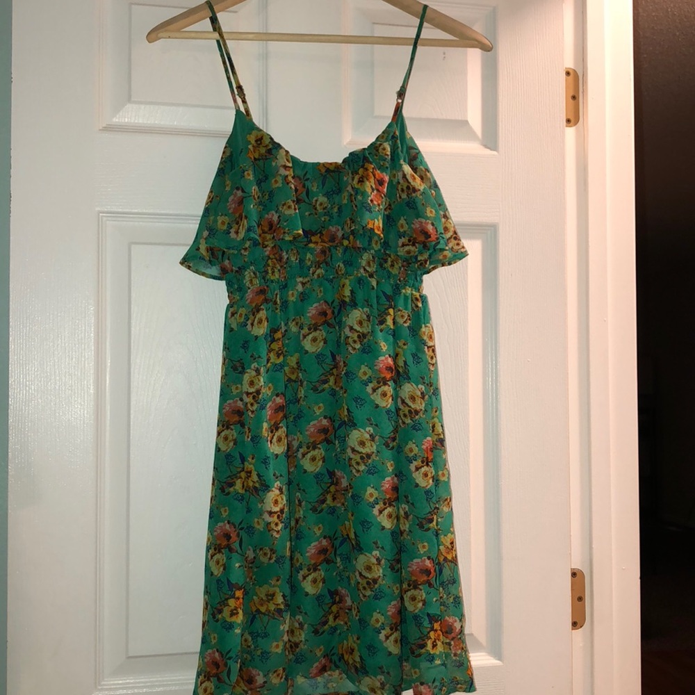 Dress - Picture 3 of 3